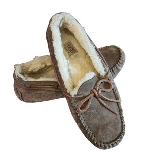 Brown Dakota Ugg shoe size 9